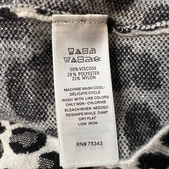 Tahari Sweater Womens Large White Black Leopard Print Mock Neck Soft Stretch - Picture 5 of 6